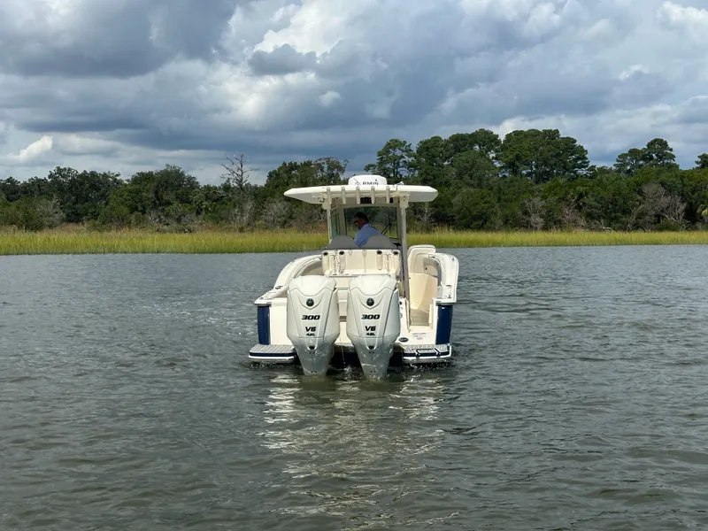 Slide: The Image of Scout 305LXF 2024 - 9