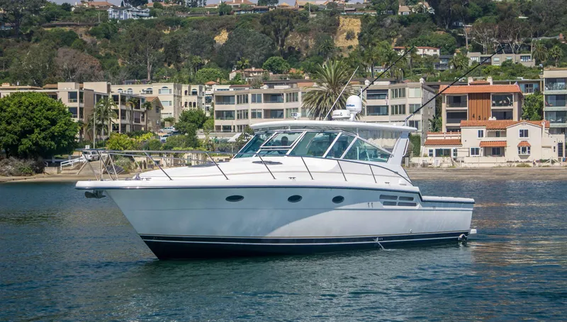 Slide: The Image of Tiara 4100 Open 2000 - 4