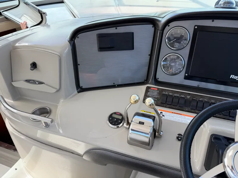 Slide: The Image of Sea Ray 380 Sundancer 2007 - 14