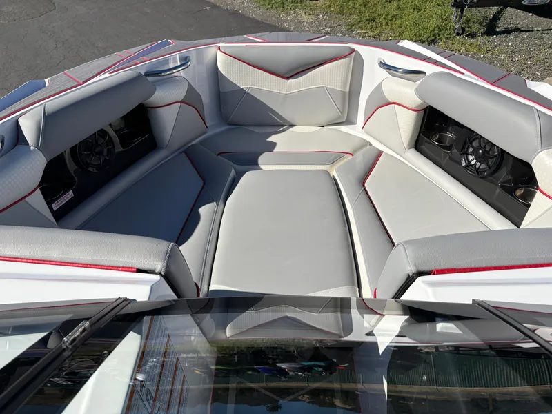 Slide: The Image of Supreme S220 2023 - 9