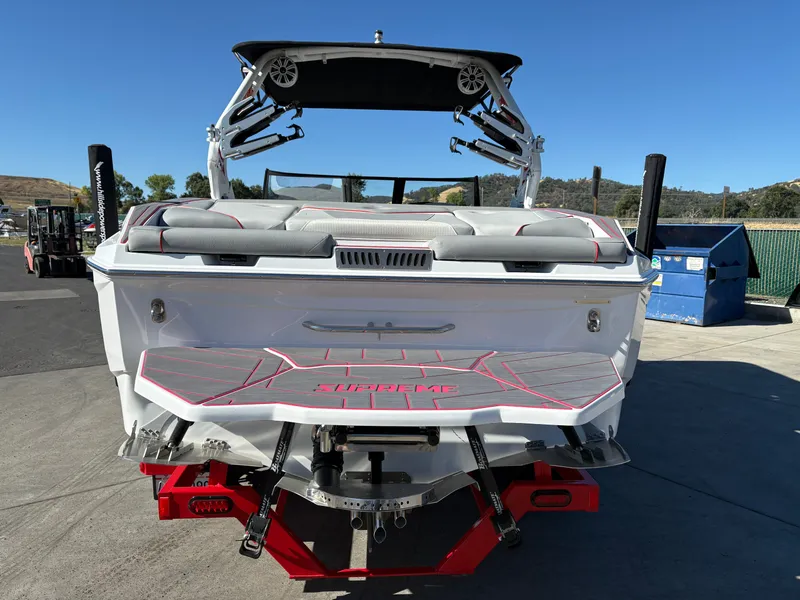 Slide: The Image of Supreme S220 2023 - 6