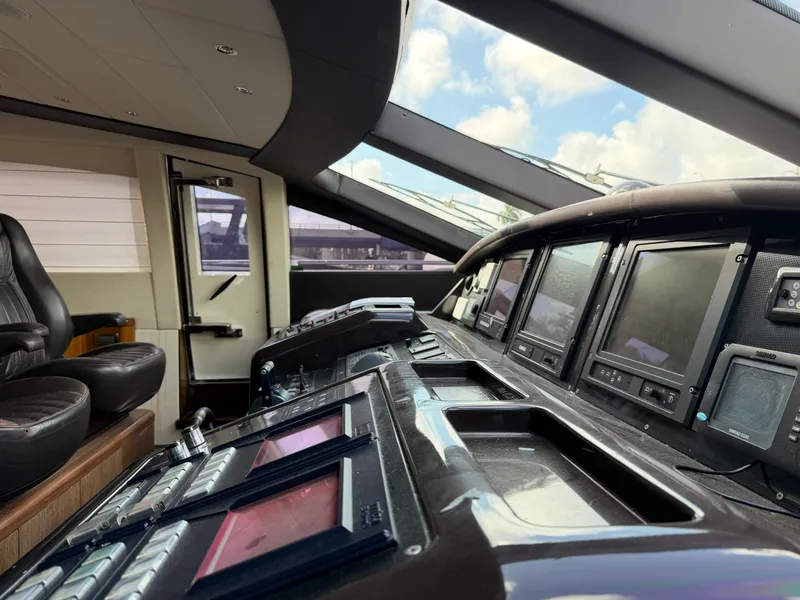 Slide: The Image of Mangusta 92 2005 - 16