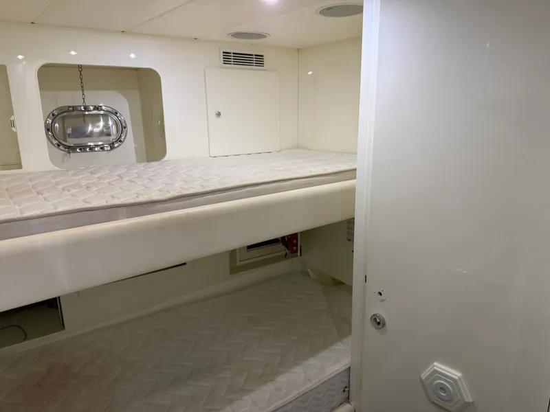 Slide: The Image of Mangusta 92 2005 - 19