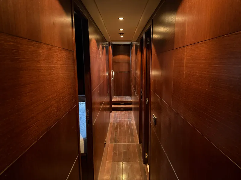 Slide: The Image of Mangusta 92 2005 - 21