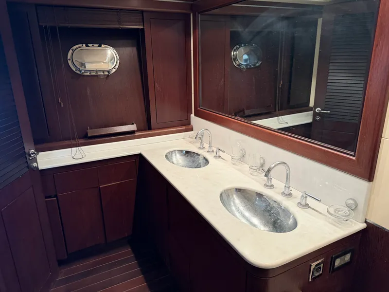 Slide: The Image of Mangusta 92 2005 - 24