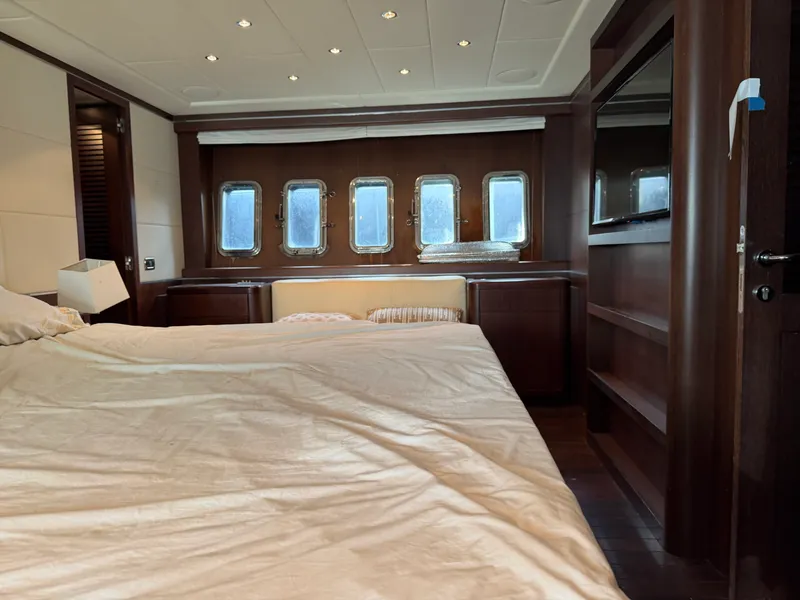 Slide: The Image of Mangusta 92 2005 - 27