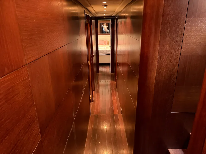 Slide: The Image of Mangusta 92 2005 - 39