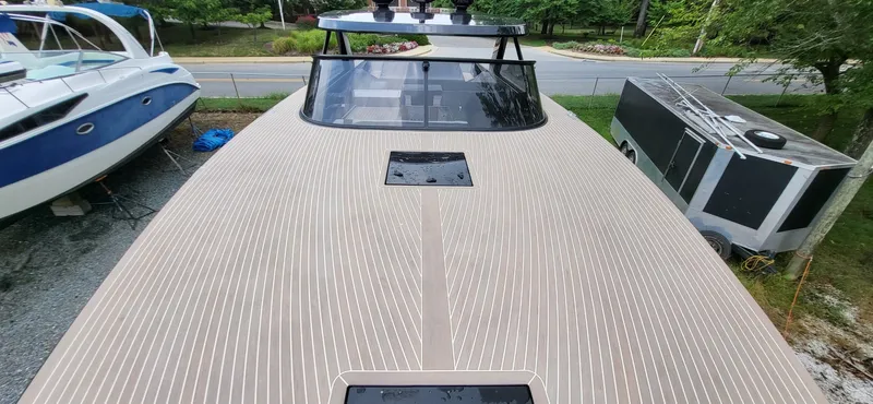 Slide: The Image of VanDutch 56 2023 - 11