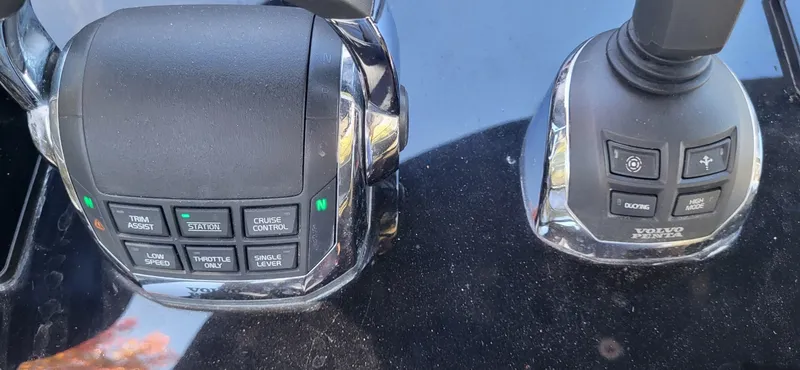 Slide: The Image of VanDutch 56 2023 - 14