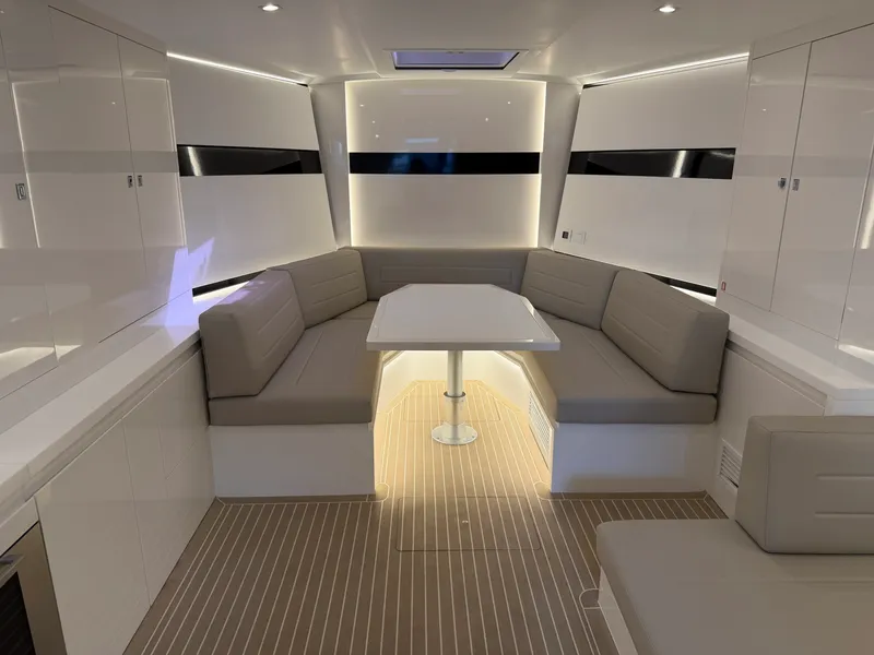 Slide: The Image of VanDutch 56 2023 - 19