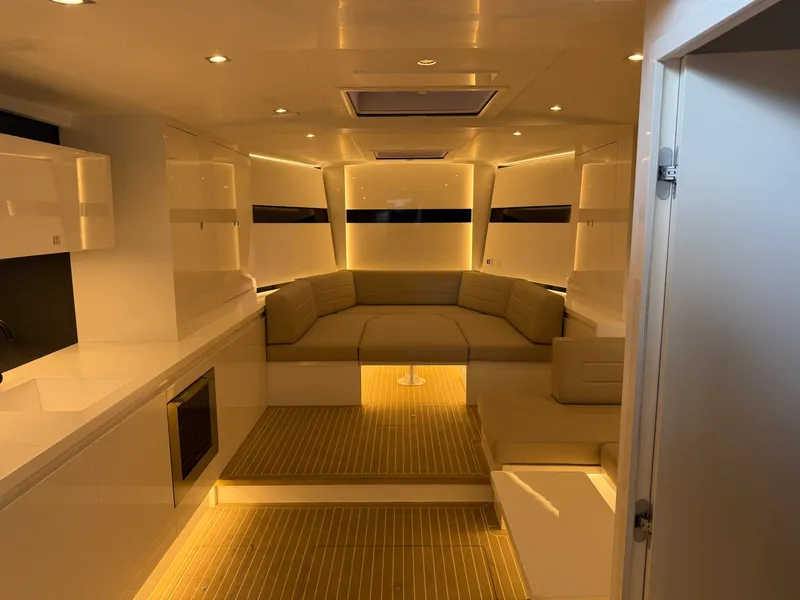 Slide: The Image of VanDutch 56 2023 - 20