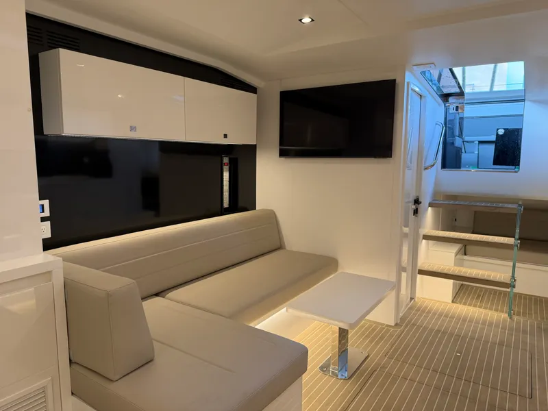 Slide: The Image of VanDutch 56 2023 - 23