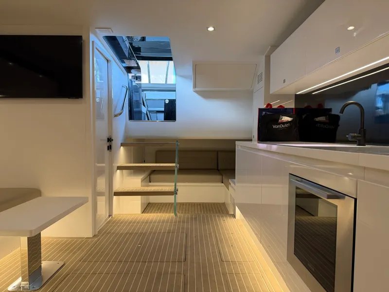 Slide: The Image of VanDutch 56 2023 - 28