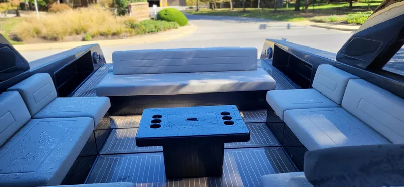 Slide: The Image of VanDutch 56 2023 - 3