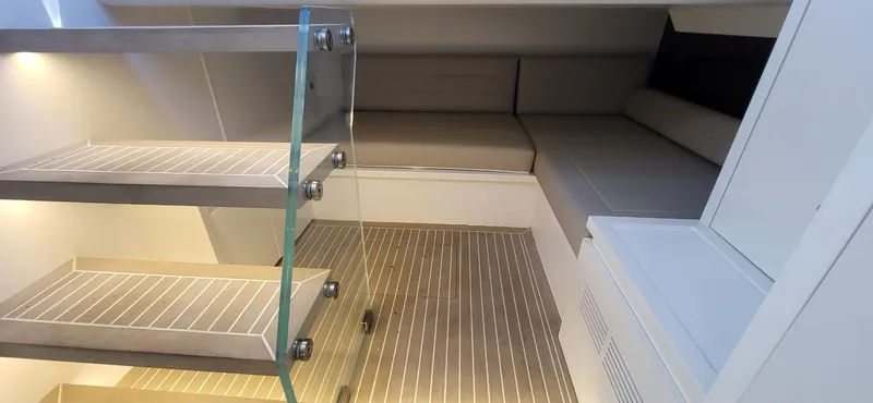 Slide: The Image of VanDutch 56 2023 - 31