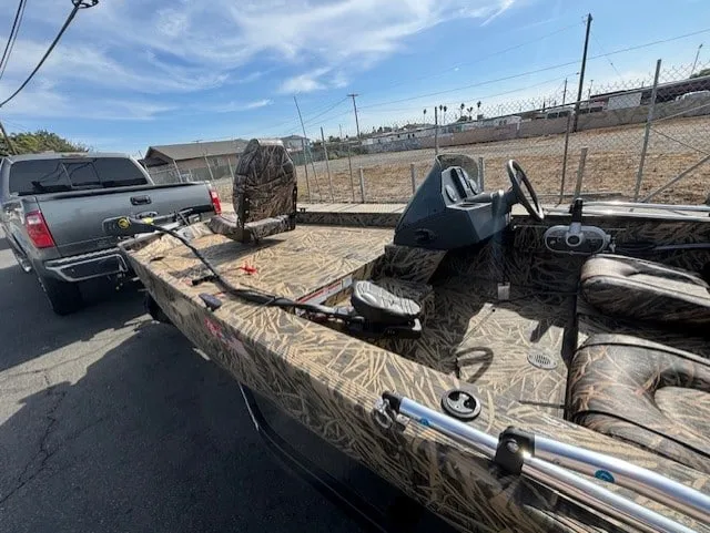 Slide: The Image of Crestliner 1700 Storm 2023 - 13