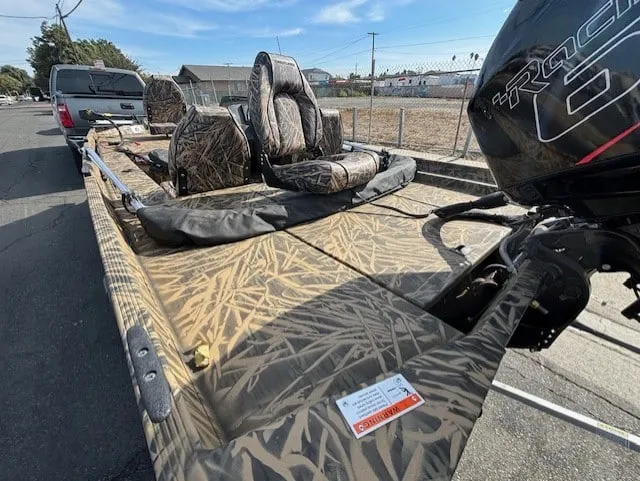 Slide: The Image of Crestliner 1700 Storm 2023 - 9