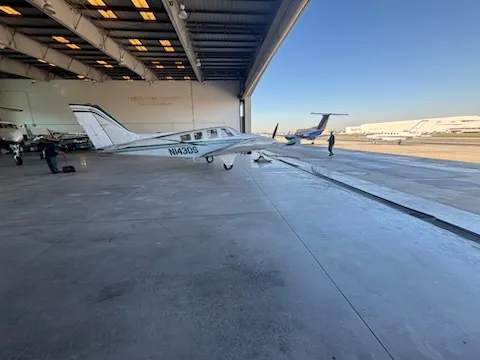 Slide: The Image of Beechcraft 58P Baron 1981 - 10