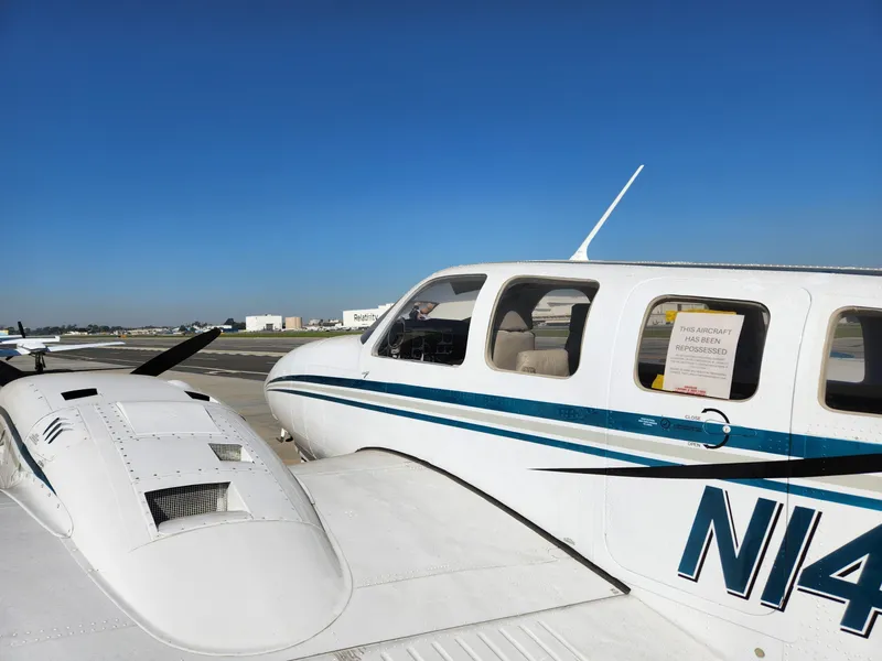 Slide: The Image of Beechcraft 58P Baron 1981 - 17