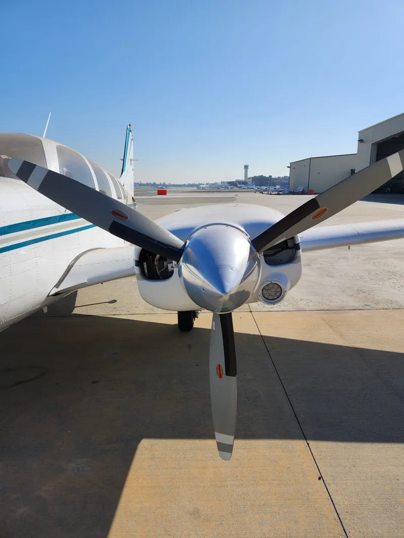 Slide: The Image of Beechcraft 58P Baron 1981 - 18