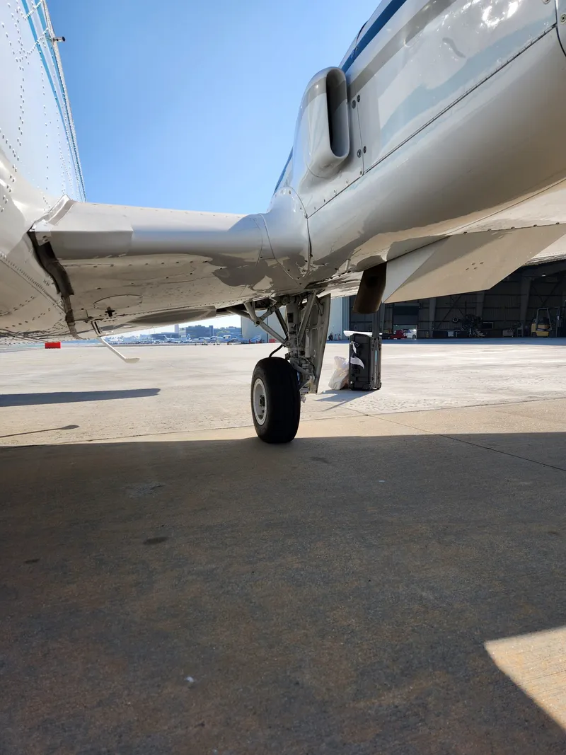 Slide: The Image of Beechcraft 58P Baron 1981 - 20