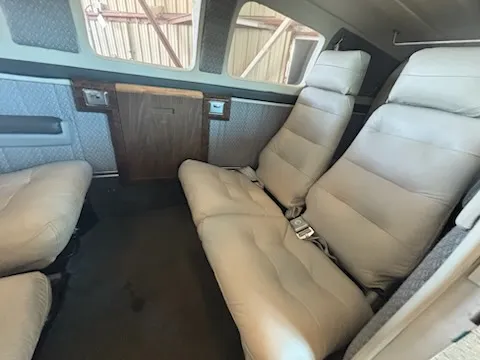 Slide: The Image of Beechcraft 58P Baron 1981 - 26