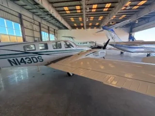 Slide: The Image of Beechcraft 58P Baron 1981 - 32