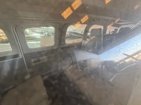 Slide: The Image of Beechcraft 58P Baron 1981 - 41