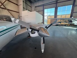 Slide: The Image of Beechcraft 58P Baron 1981 - 42