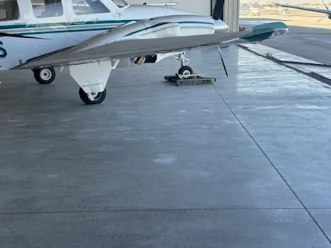 Slide: The Image of Beechcraft 58P Baron 1981 - 48