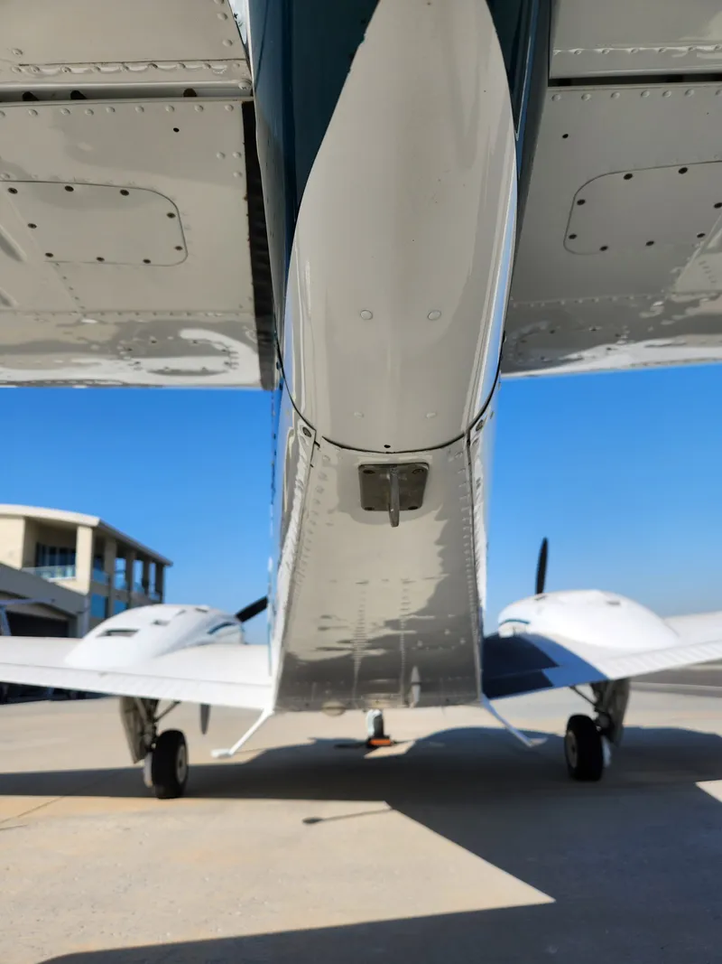 Slide: The Image of Beechcraft 58P Baron 1981 - 8