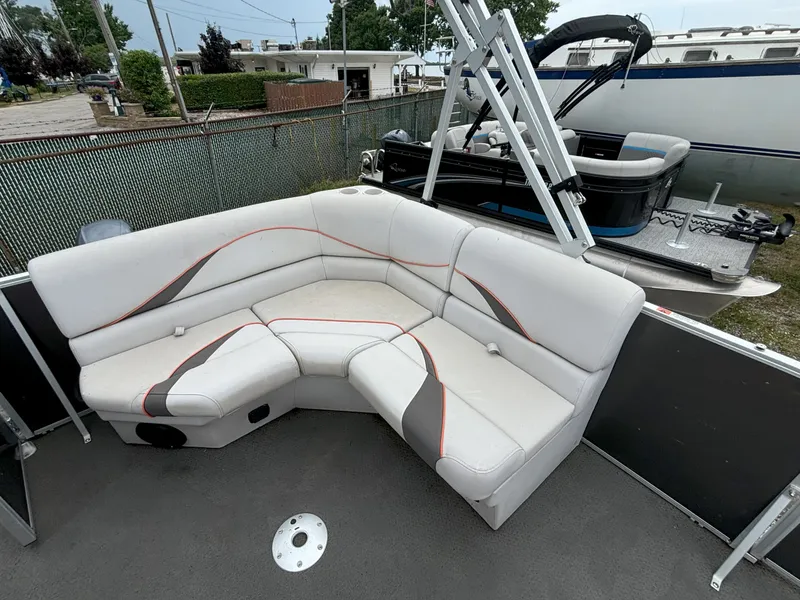 The Image of Suncatcher V16 Cruiser 2018 - undefined