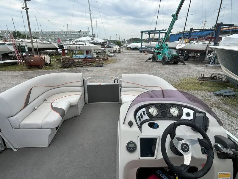 Slide: The Image of Suncatcher V16 Cruiser 2018 - 3