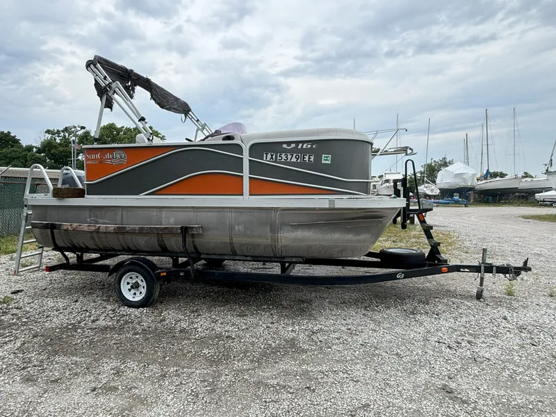 Slide: The Image of Suncatcher V16 Cruiser 2018 - 4