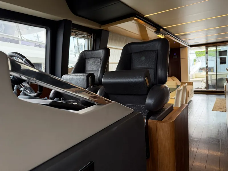 Slide: The Image of Azimut 72 Fly Bridge 2017 - 28