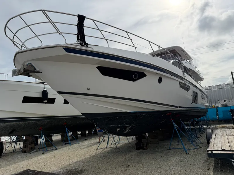 Slide: The Image of Azimut 72 Fly Bridge 2017 - 5