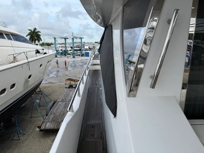 Slide: The Image of Azimut 72 Fly Bridge 2017 - 7