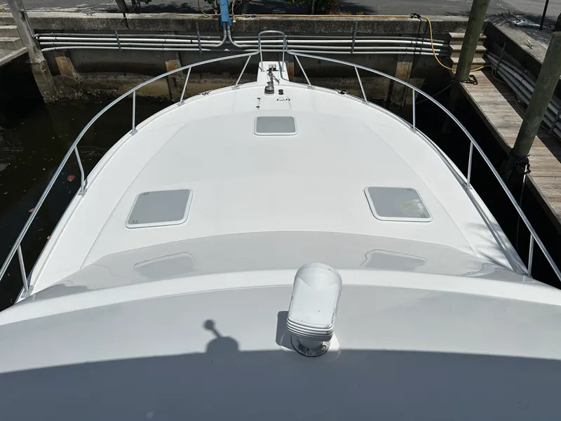 Slide: The Image of Luhrs 40 Convertible 2003 - 14