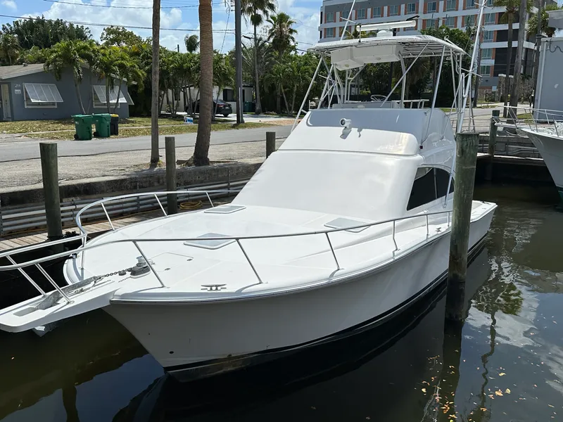 Slide: The Image of Luhrs 40 Convertible 2003 - 16