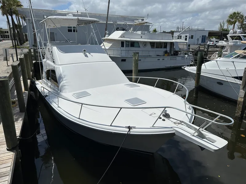 Slide: The Image of Luhrs 40 Convertible 2003 - 17