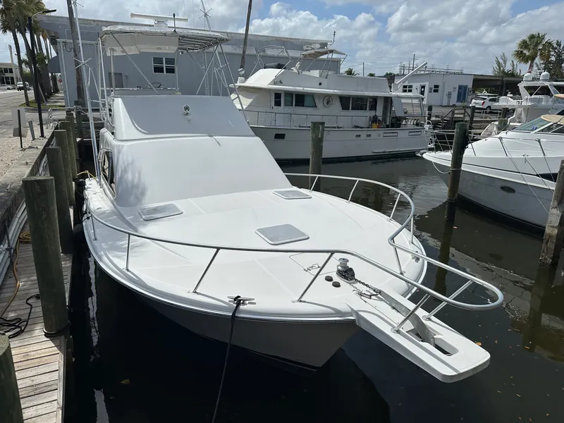 Slide: The Image of Luhrs 40 Convertible 2003 - 18