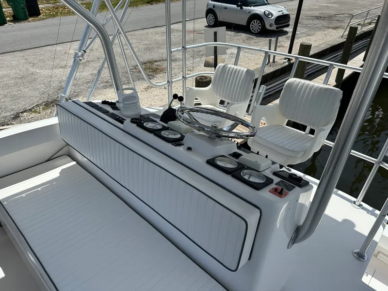 Slide: The Image of Luhrs 40 Convertible 2003 - 29
