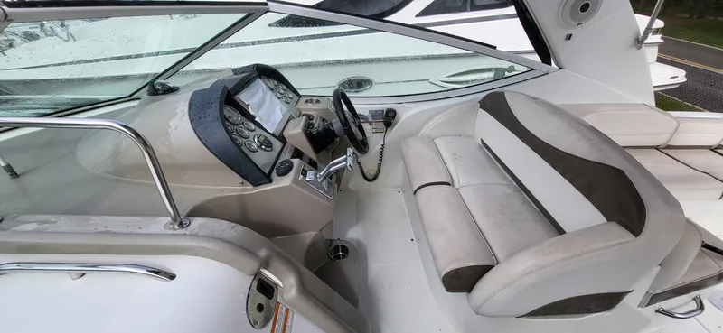 The Image of Cruisers Yachts 330 2008 - 0