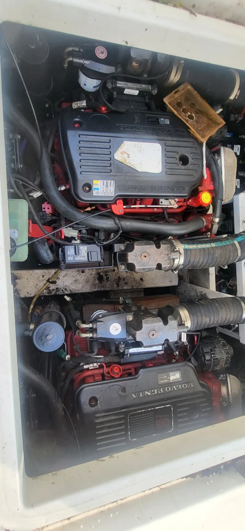 Slide: The Image of Cruisers Yachts 330 2008 - 14