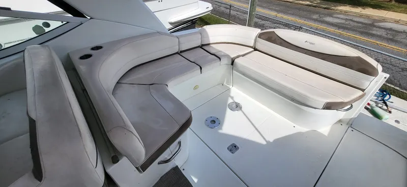 Slide: The Image of Cruisers Yachts 330 2008 - 21