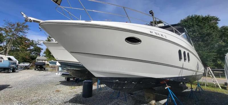 Slide: The Image of Cruisers Yachts 330 2008 - 6