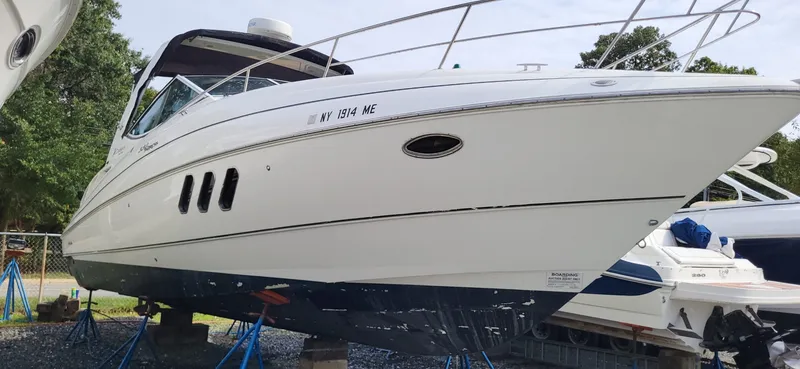 Slide: The Image of Cruisers Yachts 330 2008 - 7