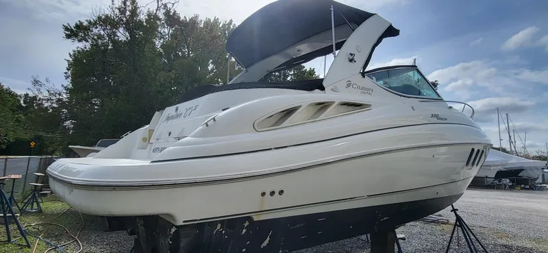 Slide: The Image of Cruisers Yachts 330 2008 - 9