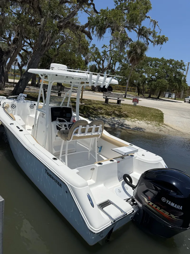 Slide: The Image of Tidewater 230 CC 2016 - 10