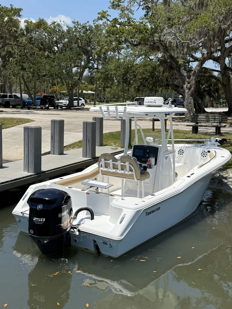 Slide: The Image of Tidewater 230 CC 2016 - 7